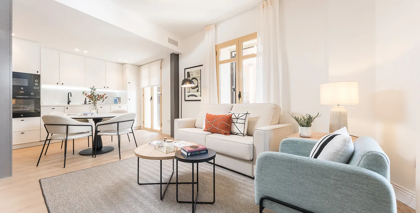 Sophisticated 2-bed Malaga Flat With Airy Home Office For Remote Work Comfort