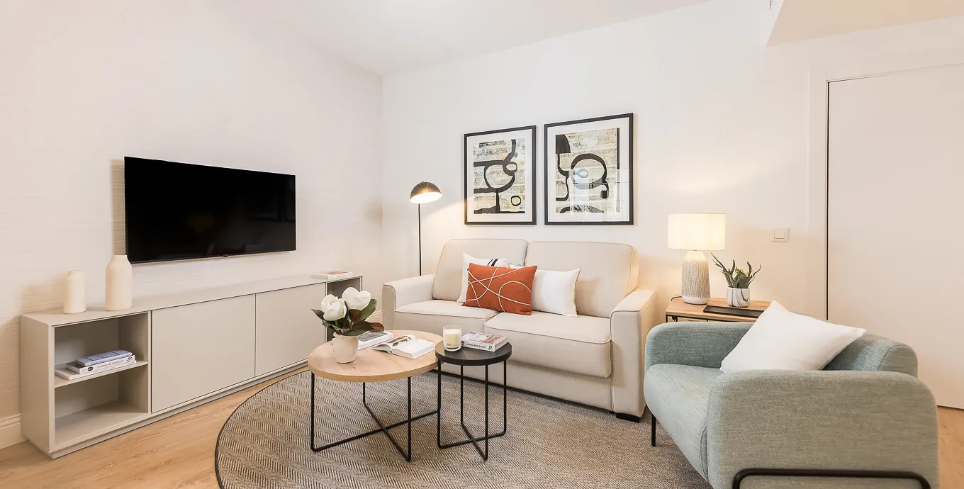 Spacious Malaga Flat With Dedicated Home Office For Remote Working In The City Center