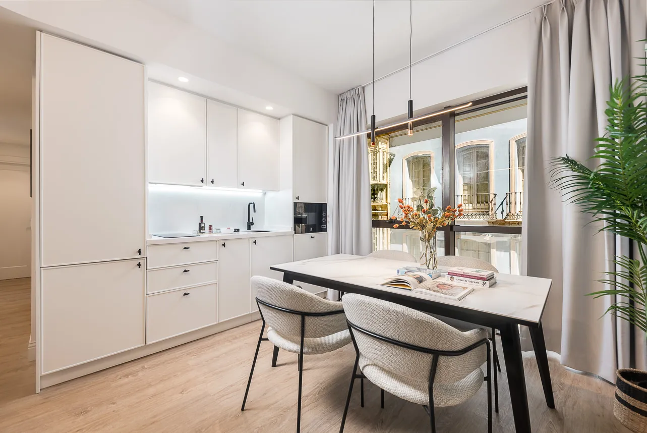 Spacious Malaga Flat With Dedicated Home Office For Remote Working In The City Center #4