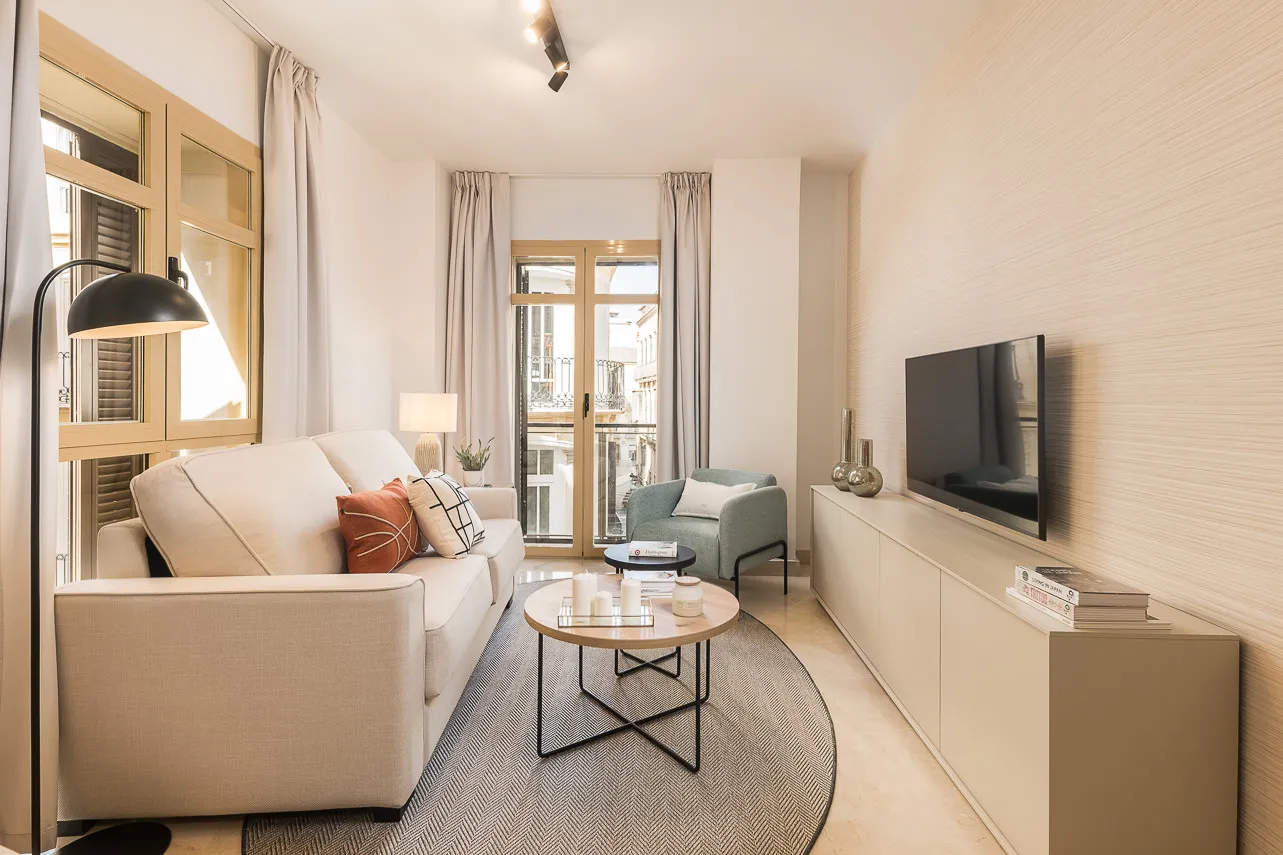 Trendy Malaga Flat With Bright Home Office And Modern Style For Remote Work #3