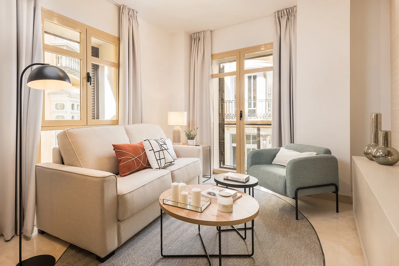 Trendy Malaga Flat With Bright Home Office And Modern Style For Remote Work #2
