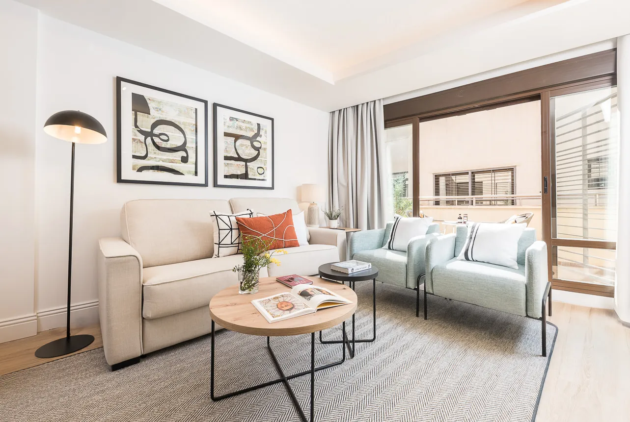 Spacious Malaga Flat With Dedicated Home Office For Remote Work Flexibility #4