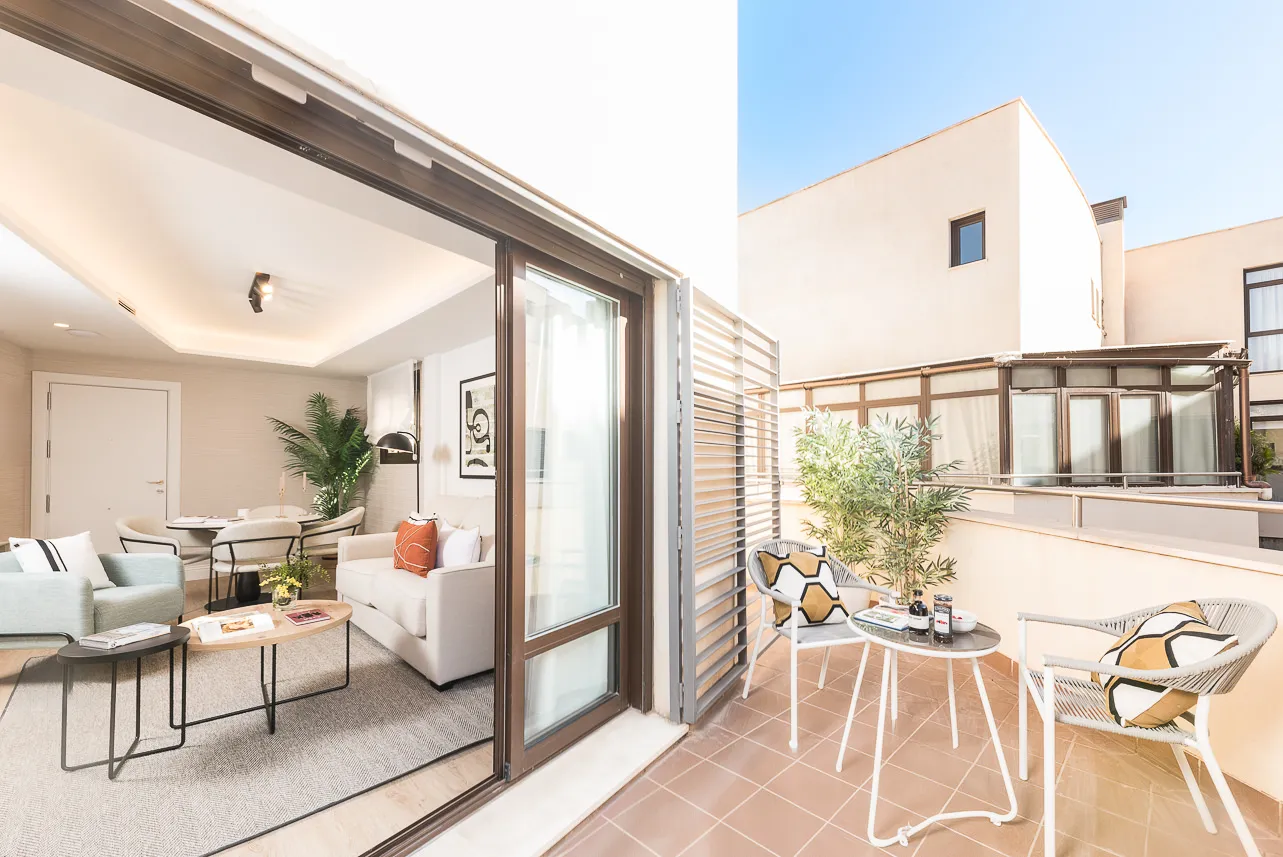 Spacious Malaga Flat With Dedicated Home Office For Remote Work Flexibility #3