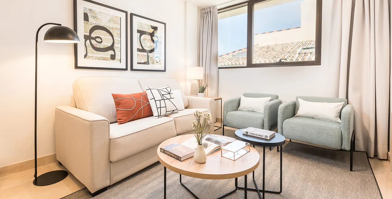 Upscale Malaga Flat With Dedicated Home Office For Seamless Remote Work