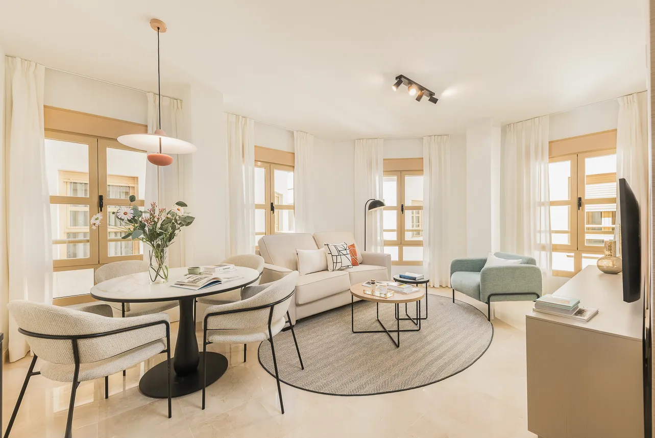 Premium 61m2 Malaga Flat With Bright Home Office Space In City Center #2