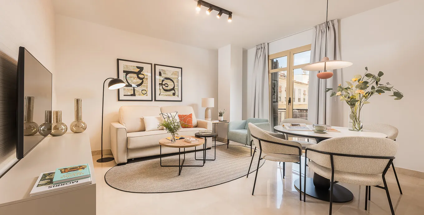 Airy 55m2 Malaga Flat With Dedicated Home Office For Seamless Remote Work