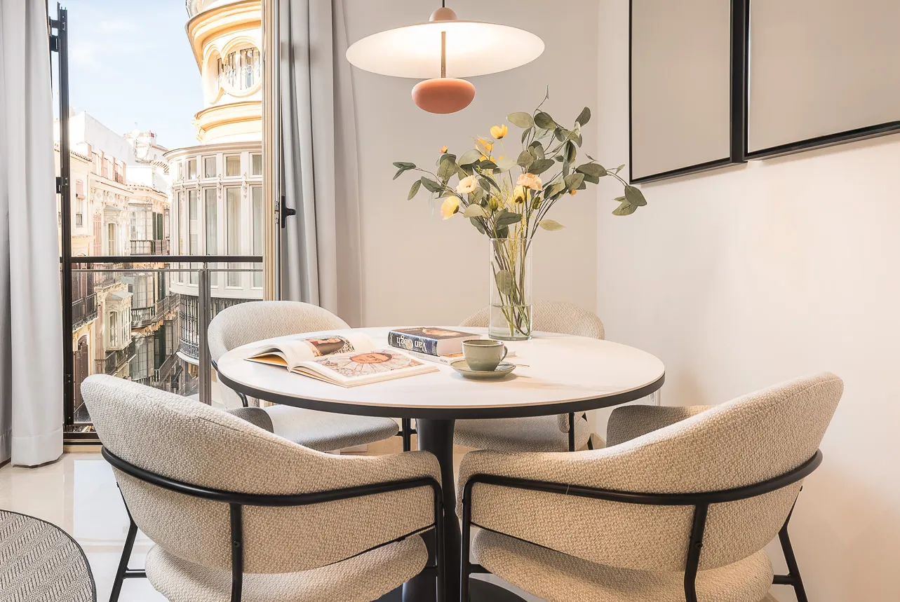 Airy 55m2 Malaga Flat With Dedicated Home Office For Seamless Remote Work #4