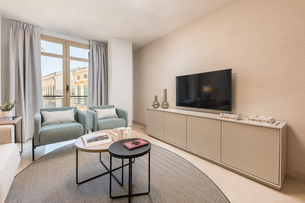 Modern Malaga Flat With Dedicated Home Office And Bright Living Space #5