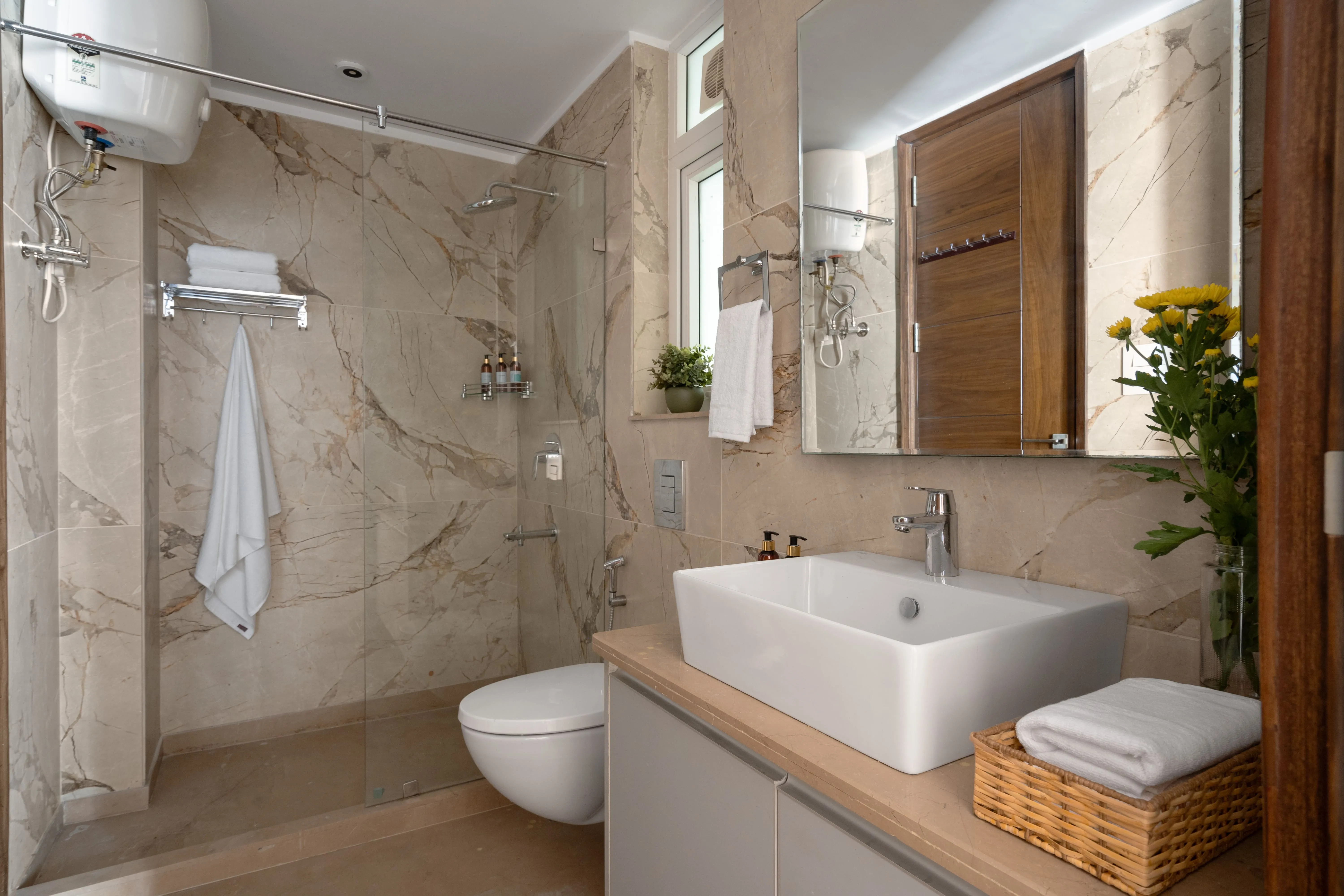 Designer 3-bed Flat With Outdoor Space & Dedicated Home Office In Delhi #3