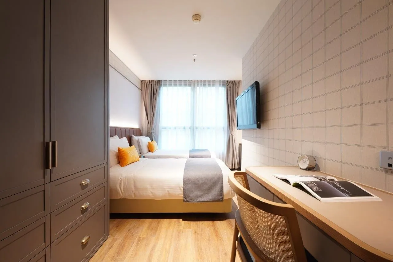 Deluxe Twin Low – Hollywood, Sheung Wan, Hong Kong #2