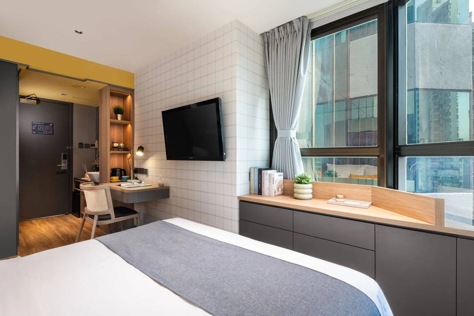 Premier Queen Low – Hollywood, Sheung Wan, Hong Kong #2