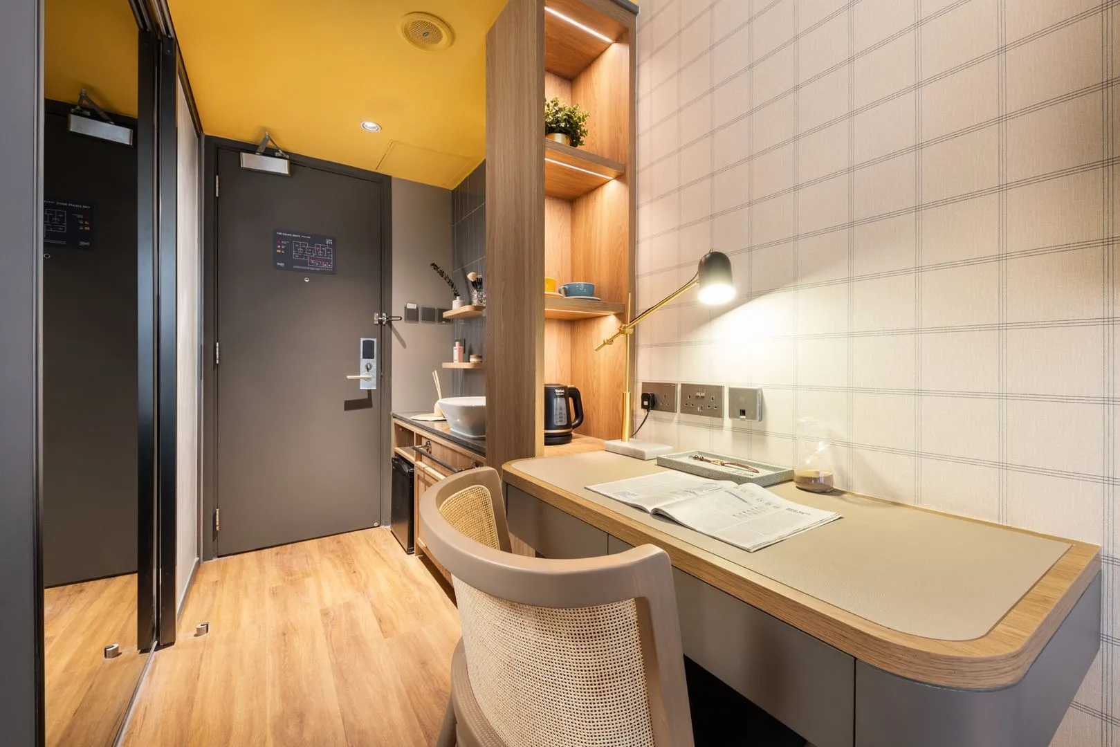 Premier Queen Low – Hollywood, Sheung Wan, Hong Kong #5