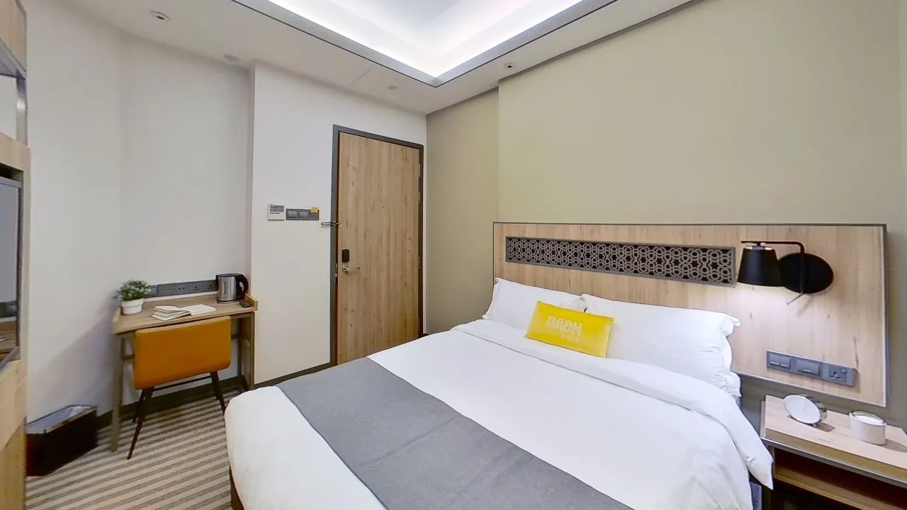 Cosy Room – Rochor, Little India, Singapore