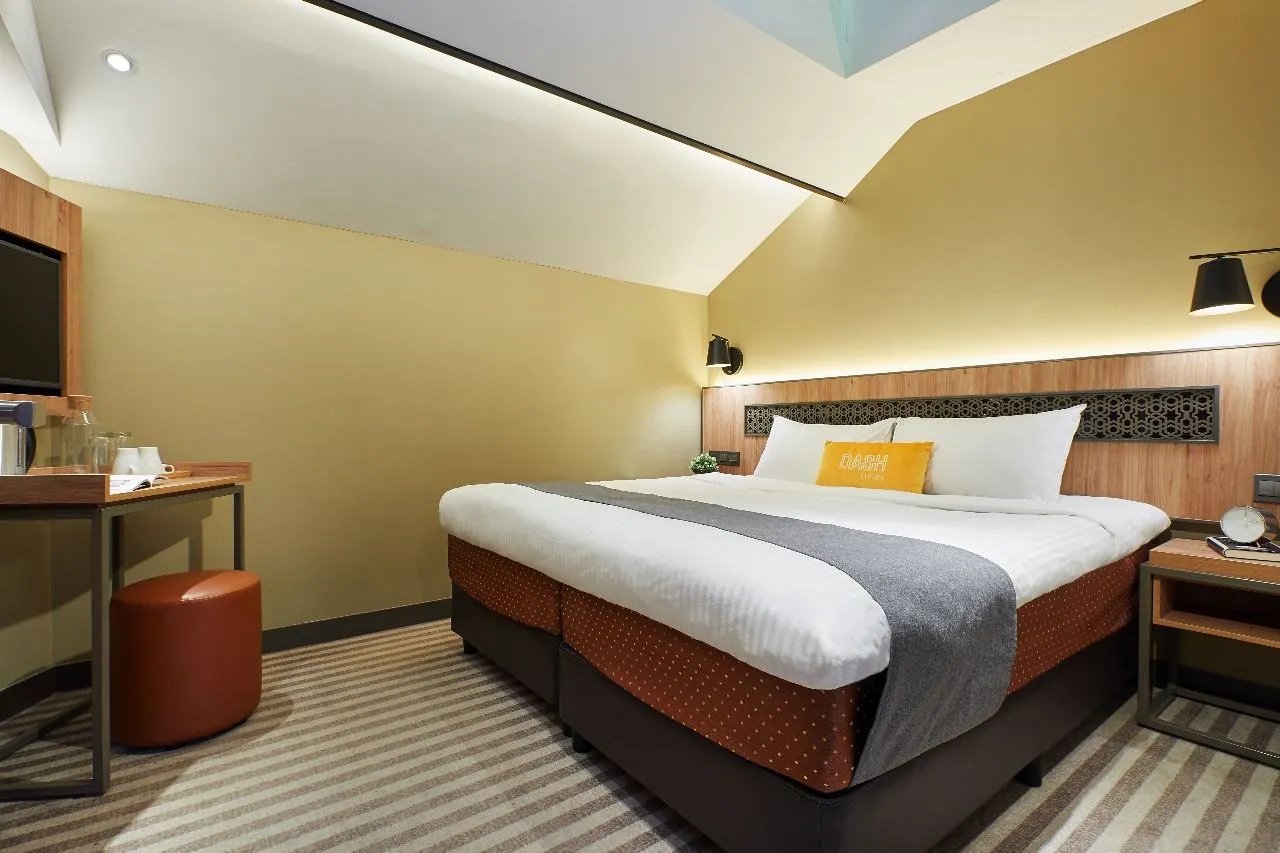 Cosy Room – Rochor, Little India, Singapore #4