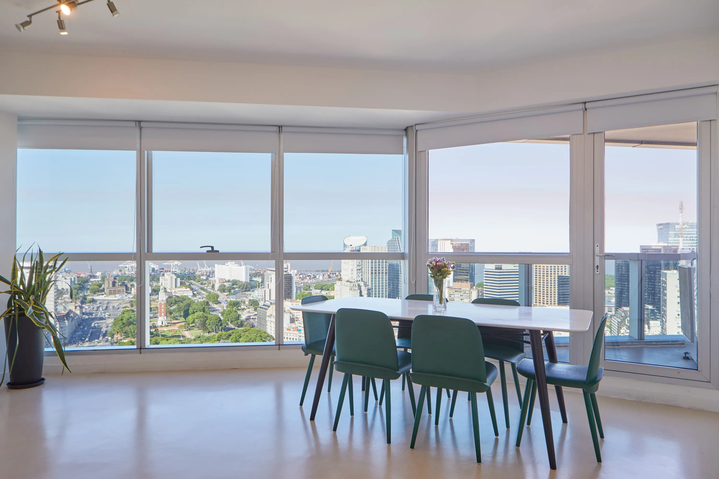Refined 2-bed City Flat With Dedicated Home Office Near Plaza San Martin