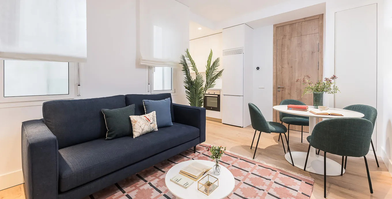 Sophisticated 38m2 Madrid Flat With Dedicated Home Office Space
