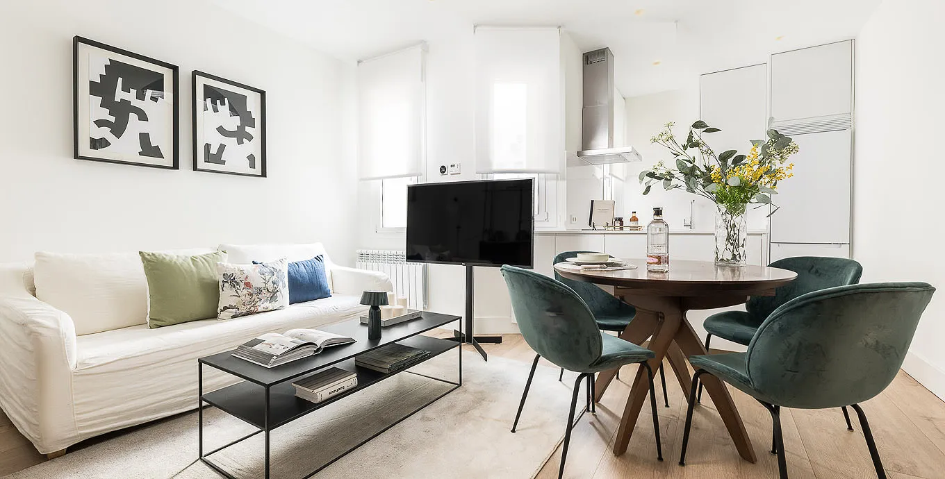 Stylish 50m2 Madrid Flat With Dedicated Work Area For Remote Professionals