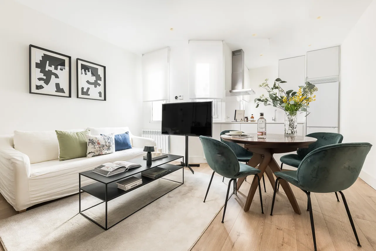 Stylish 50m2 Madrid Flat With Dedicated Work Area For Remote Professionals #2