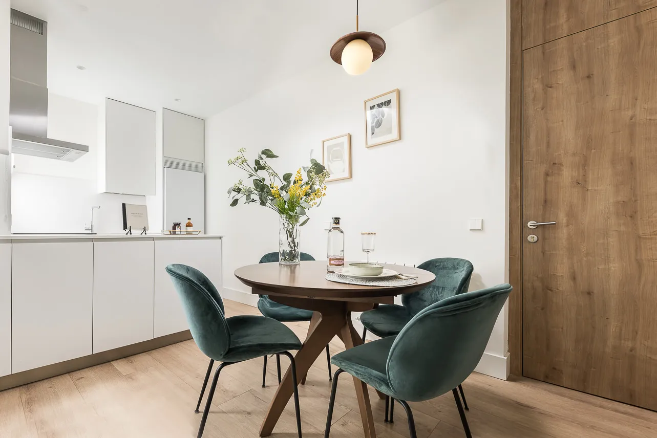 Stylish 50m2 Madrid Flat With Dedicated Work Area For Remote Professionals #4