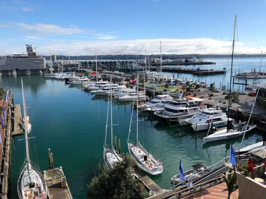 Elegant Intimate 2-br Auckland Flat -- Work-from-home Suite With Dedicated Office & Fast Wifi #2