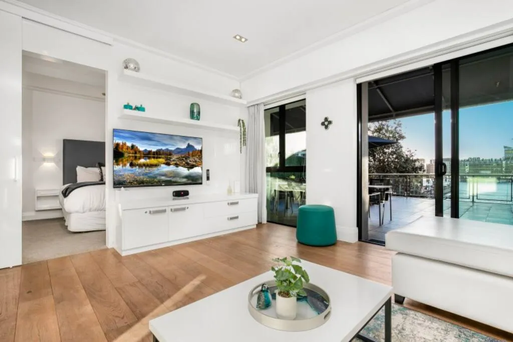 Elegant Intimate 2-br Auckland Flat -- Work-from-home Suite With Dedicated Office & Fast Wifi #3