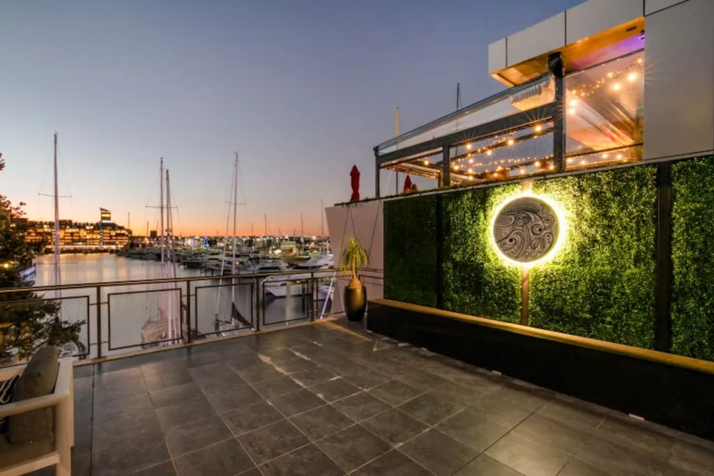 Elegant Intimate 2-br Auckland Flat -- Work-from-home Suite With Dedicated Office & Fast Wifi