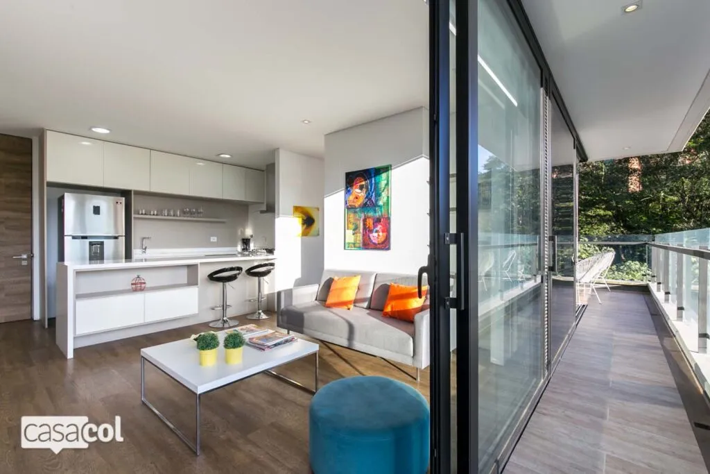 Distinctive 2-br Flat With Home Office & Fast Wifi In Medellin