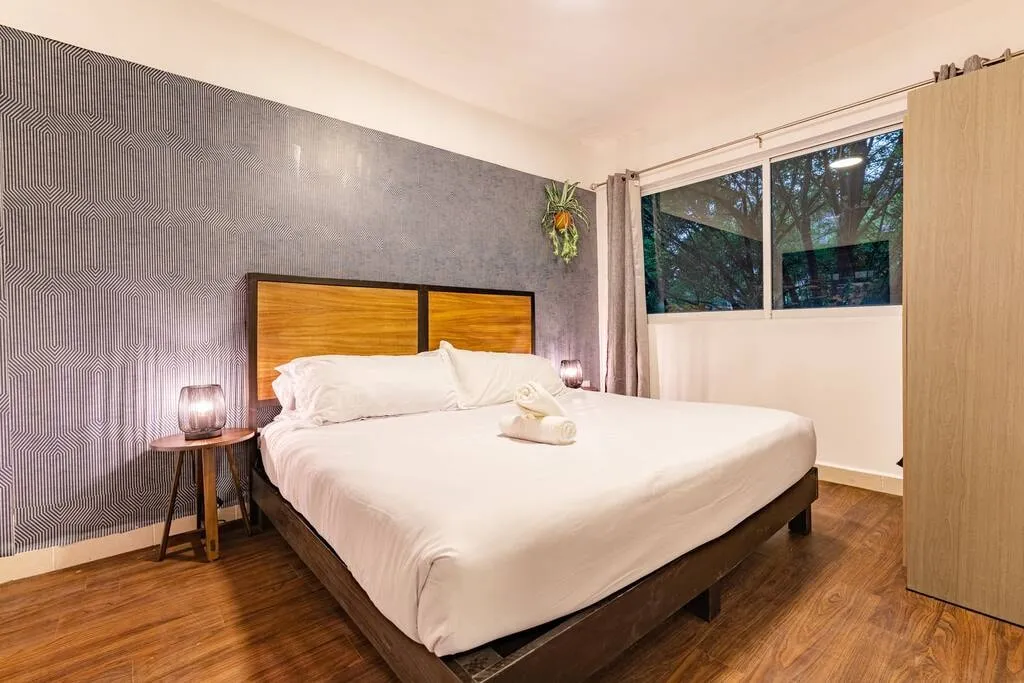 Charming 1-bed Executive Flat With Home Office & Outdoor Space In Condesa, Mexico City
