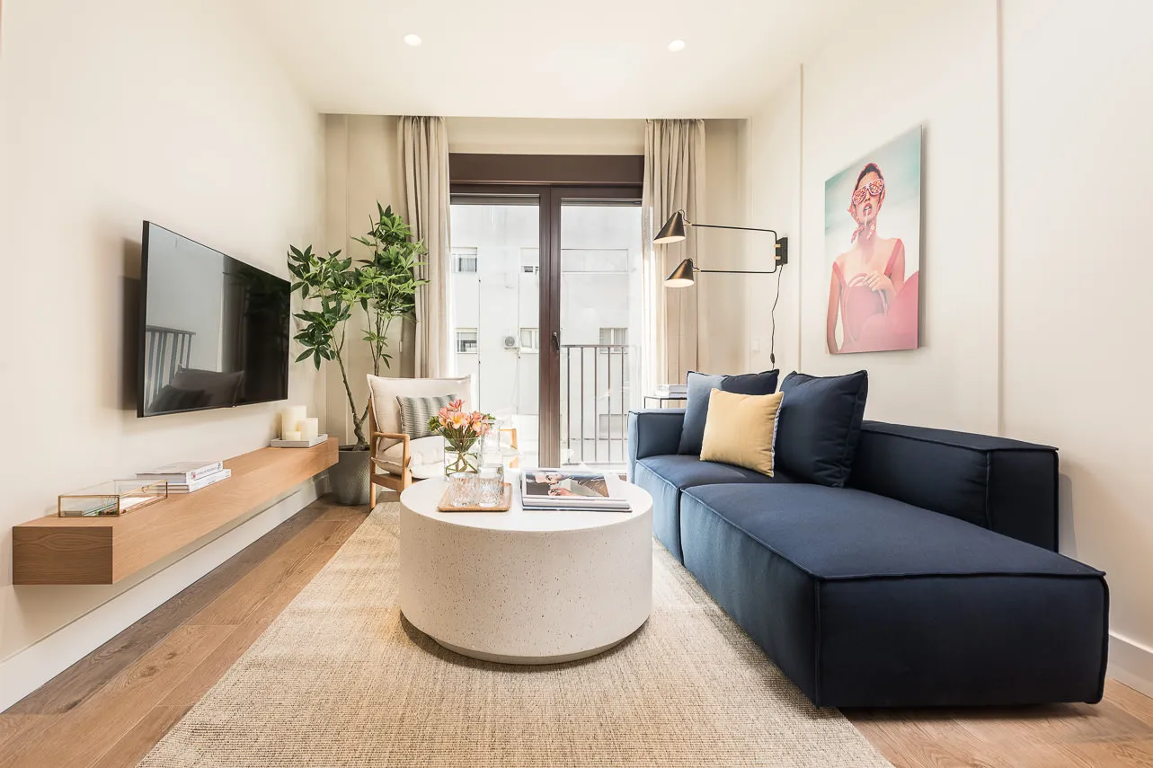 Cozy Designer Flat In Madrid With Dedicated Home Office For Remote Work Optimization #4