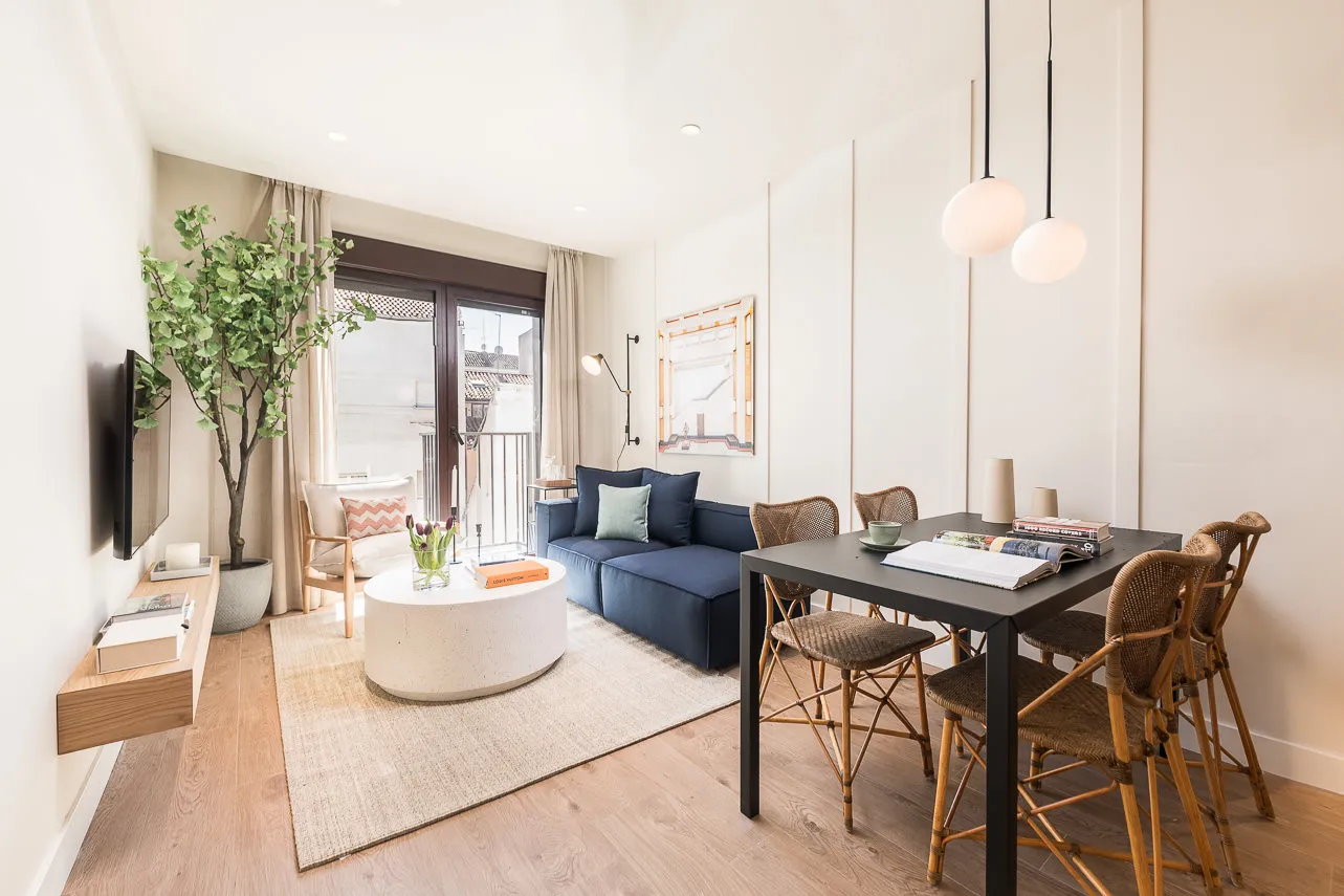 Sophisticated 40m2 Madrid Flat With Dedicated Home Office For Remote Work #4