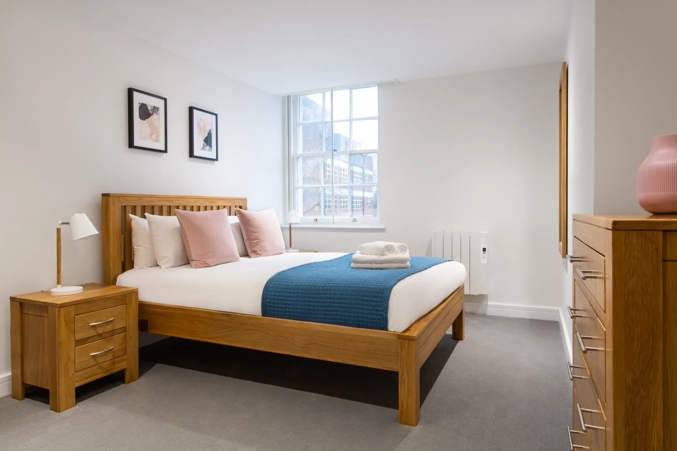 Luxurious Charming 1-br Flat In Queen's Park, London -- Work-from-home Ready