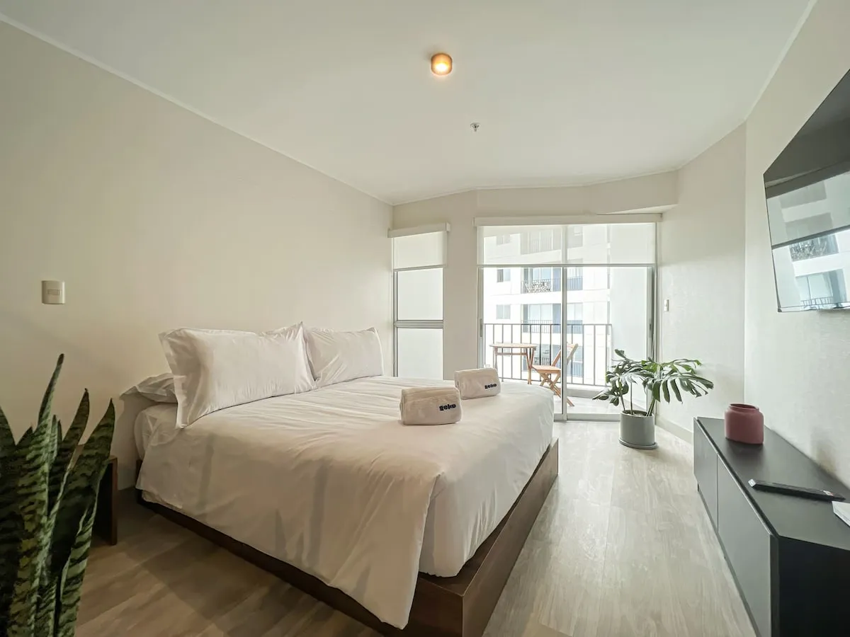 Roomy 1br Flat In Lima's Barranco: Balcony Workspace For Remote Professionals - Corporate Housing in Lima, Peru
