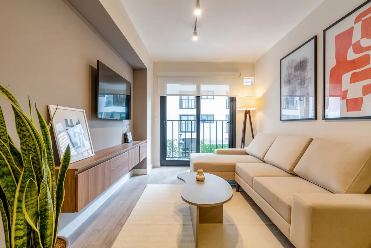 Work From Lima's Barranco: Premium 1br Flat With Pool + Workspace By Malecon