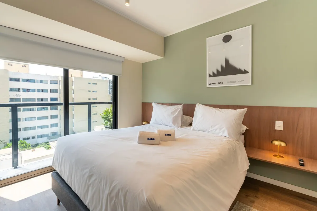 Wfh-ready Executive Flat: Spacious 2br W/ City Views In San Isidro, Lima's Business Hub #2