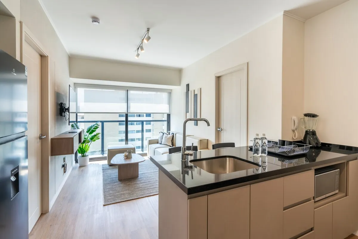 Wfh-ready Executive Flat: Spacious 2br W/ City Views In San Isidro, Lima's Business Hub #5