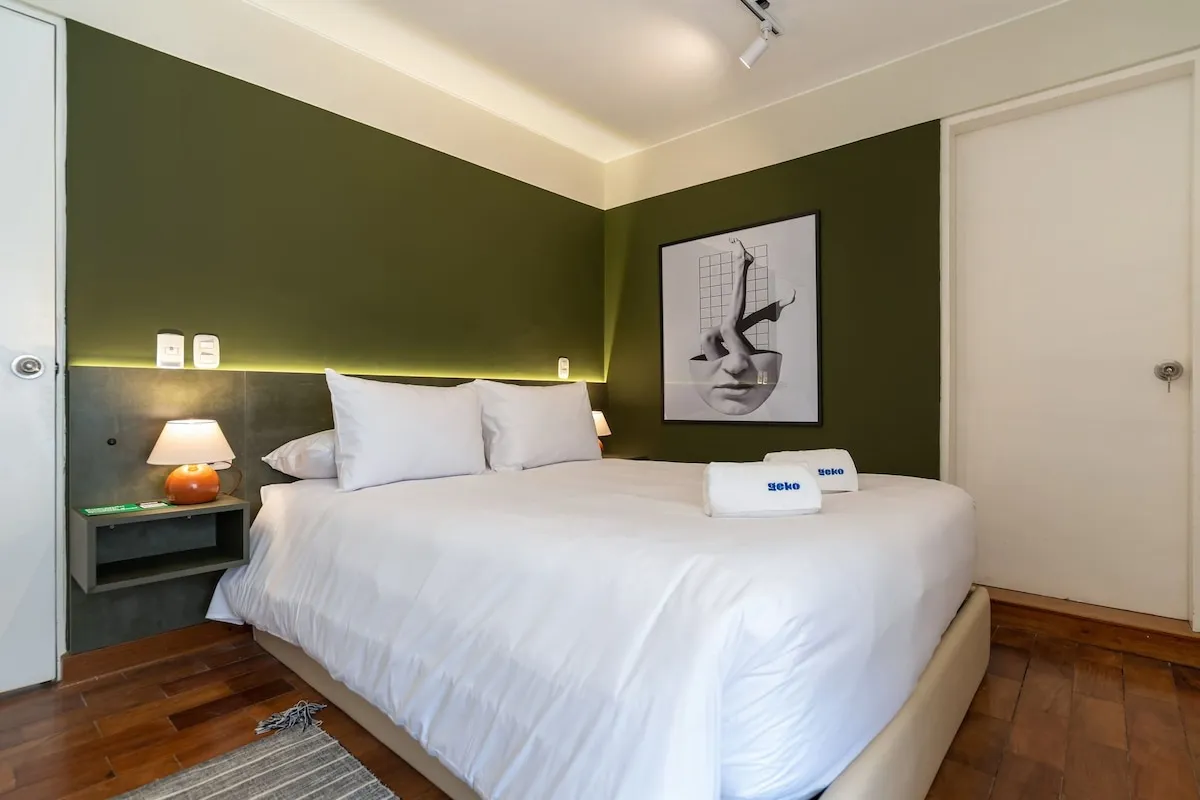 Park-view Home Office: Chic Spacious 1br Flat In San Isidro, Lima