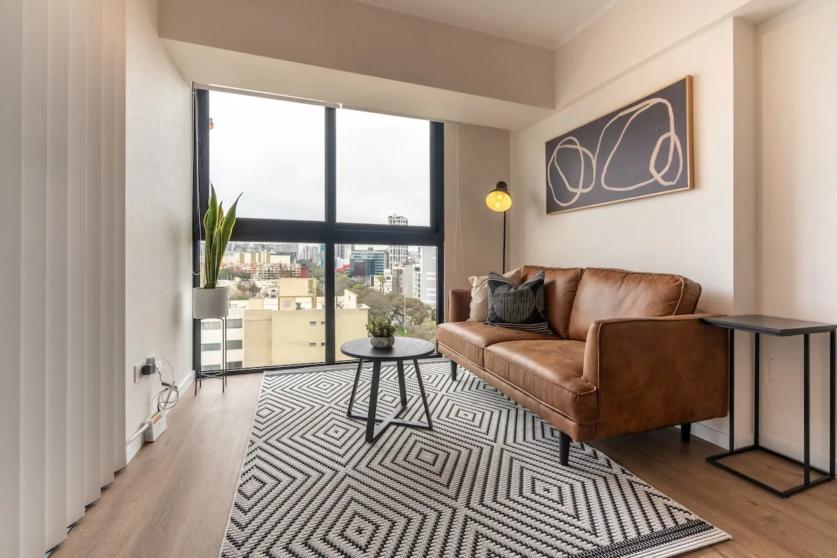 Roomy, Stylish 2br Flat In San Isidro, Lima - Dedicated Home Office For Remote Work