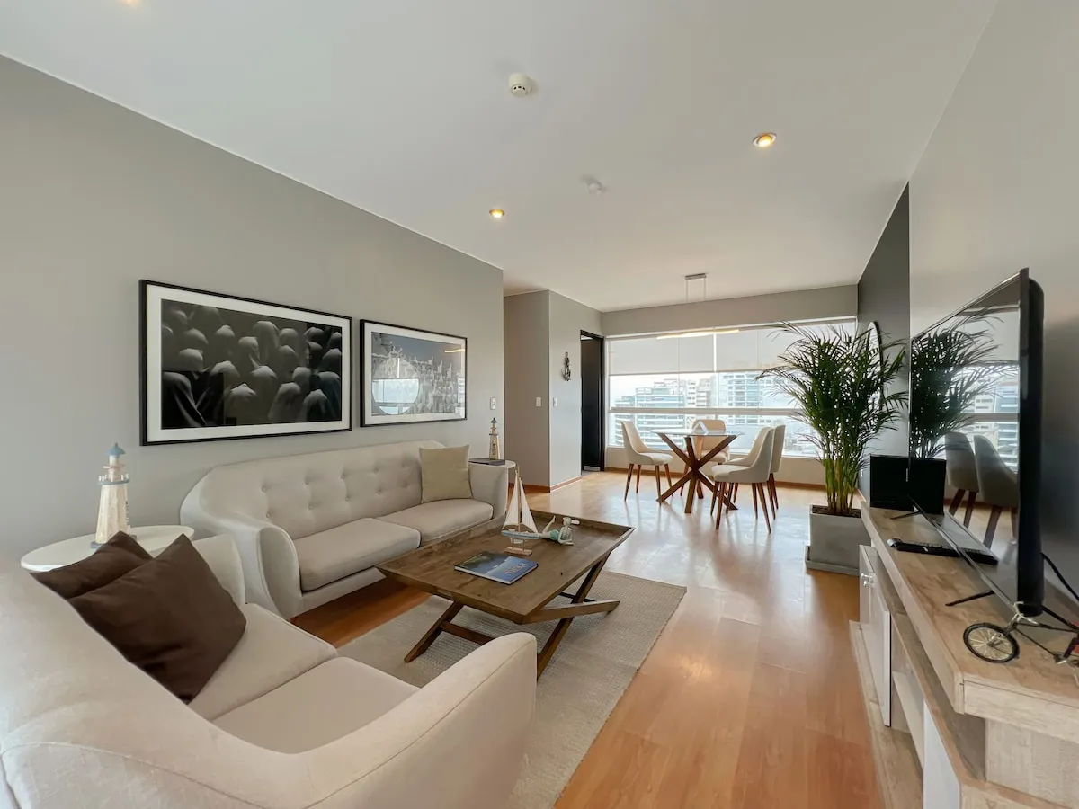 Airy 2br Lima Flat W/ Ocean-view Desk Backdrop - Remote Work Ready
