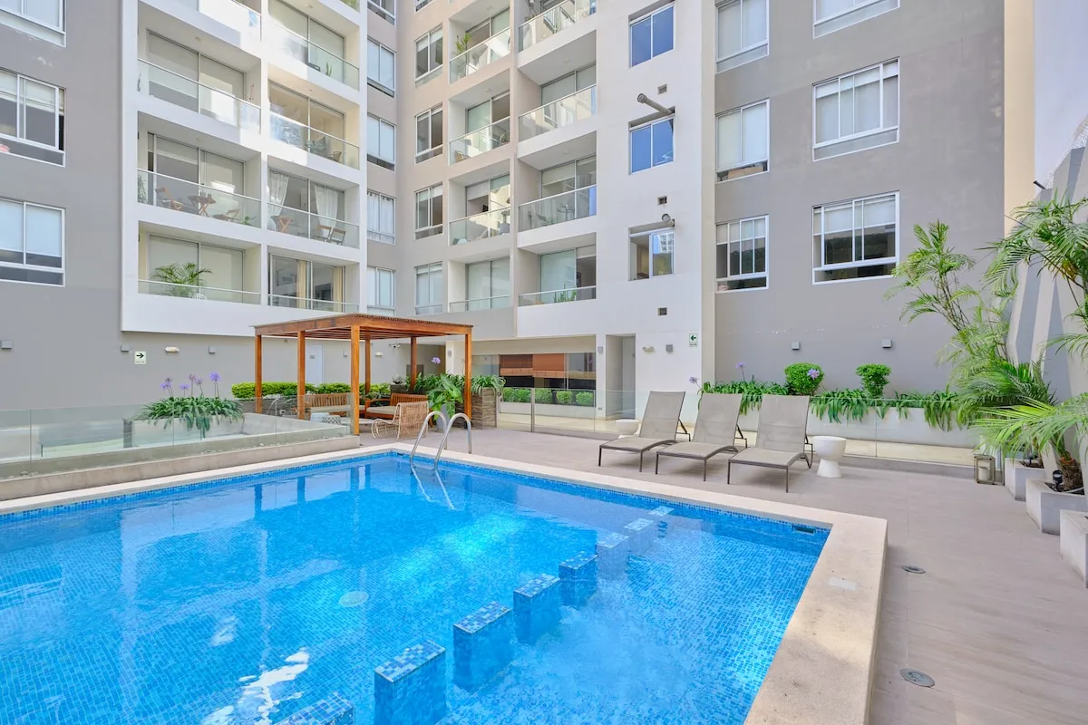 Work Over The Skyline: Airy 2br Upscale Flat In Lima With Terrace Workspace #4
