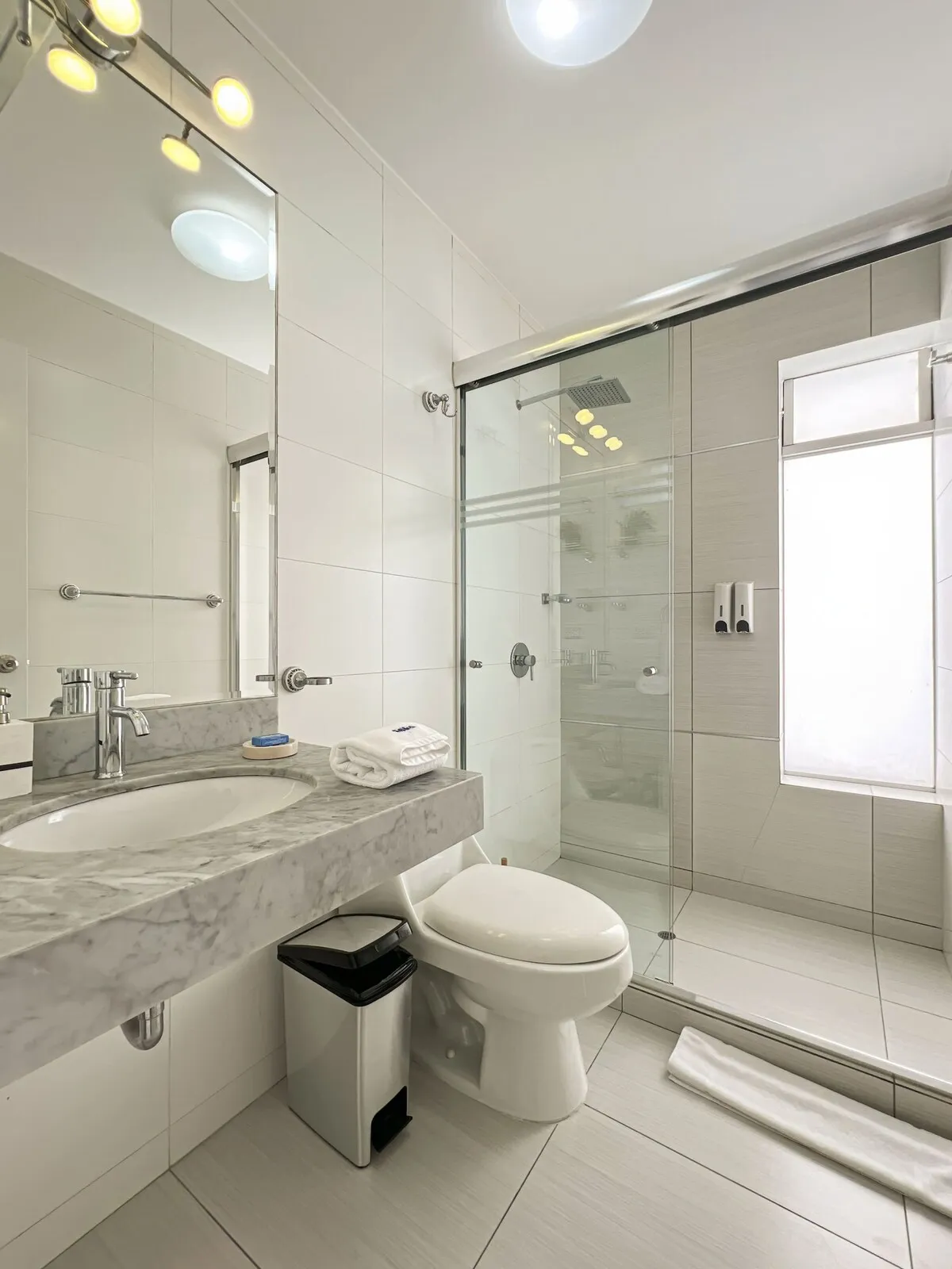 Airy 1br Lima Flat Near Malecon: Dedicated Desk, Video-call Bright #4