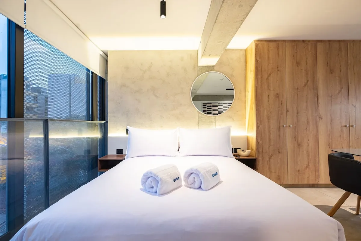 Distinctive Barranco Loft In Lima: Comfortable 1br With Work-friendly Balcony