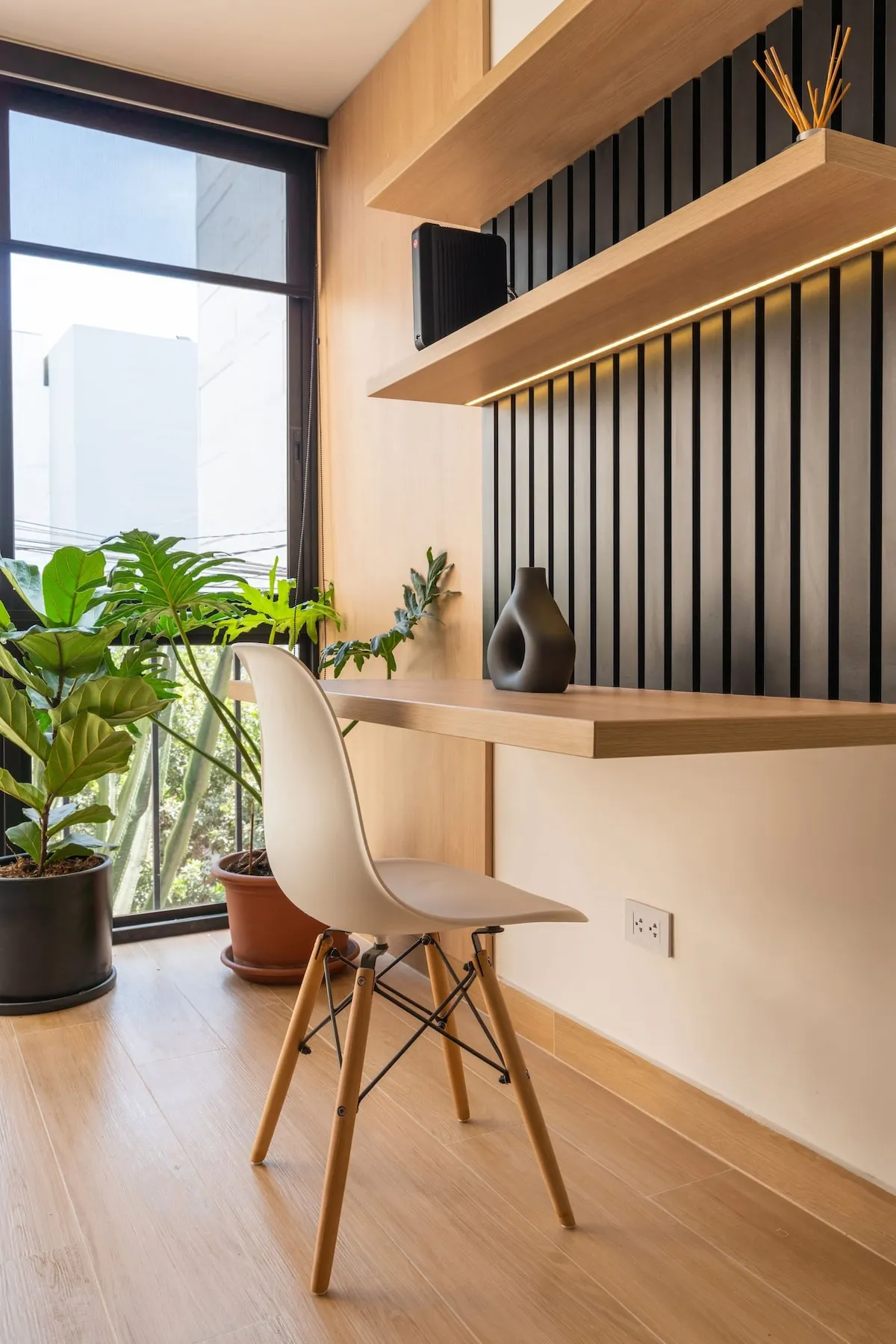 Airy Modern Flat Near Kennedy Park - Remote-work Ready 1br In Miraflores, Lima #3