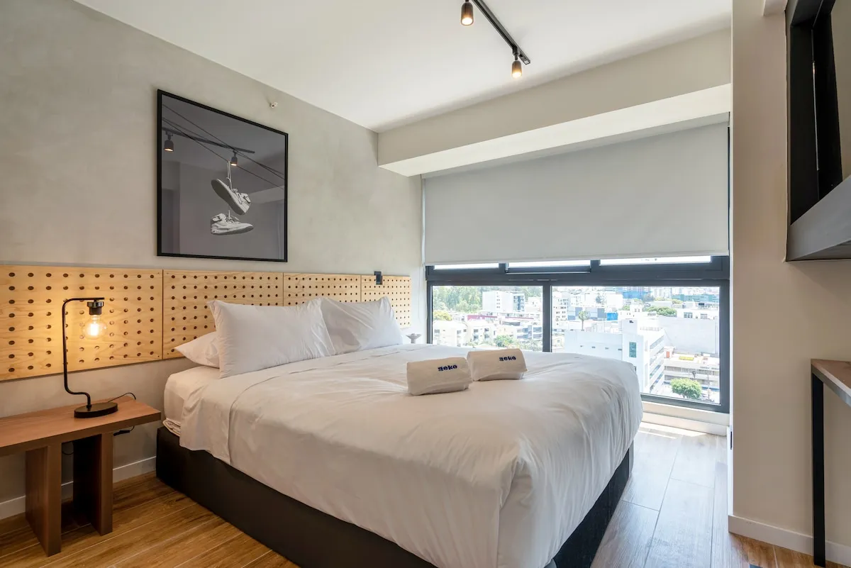 Sophisticated San Isidro Flat W/ Wfh Setup - Airy 1br, Lima Skyline Views #2