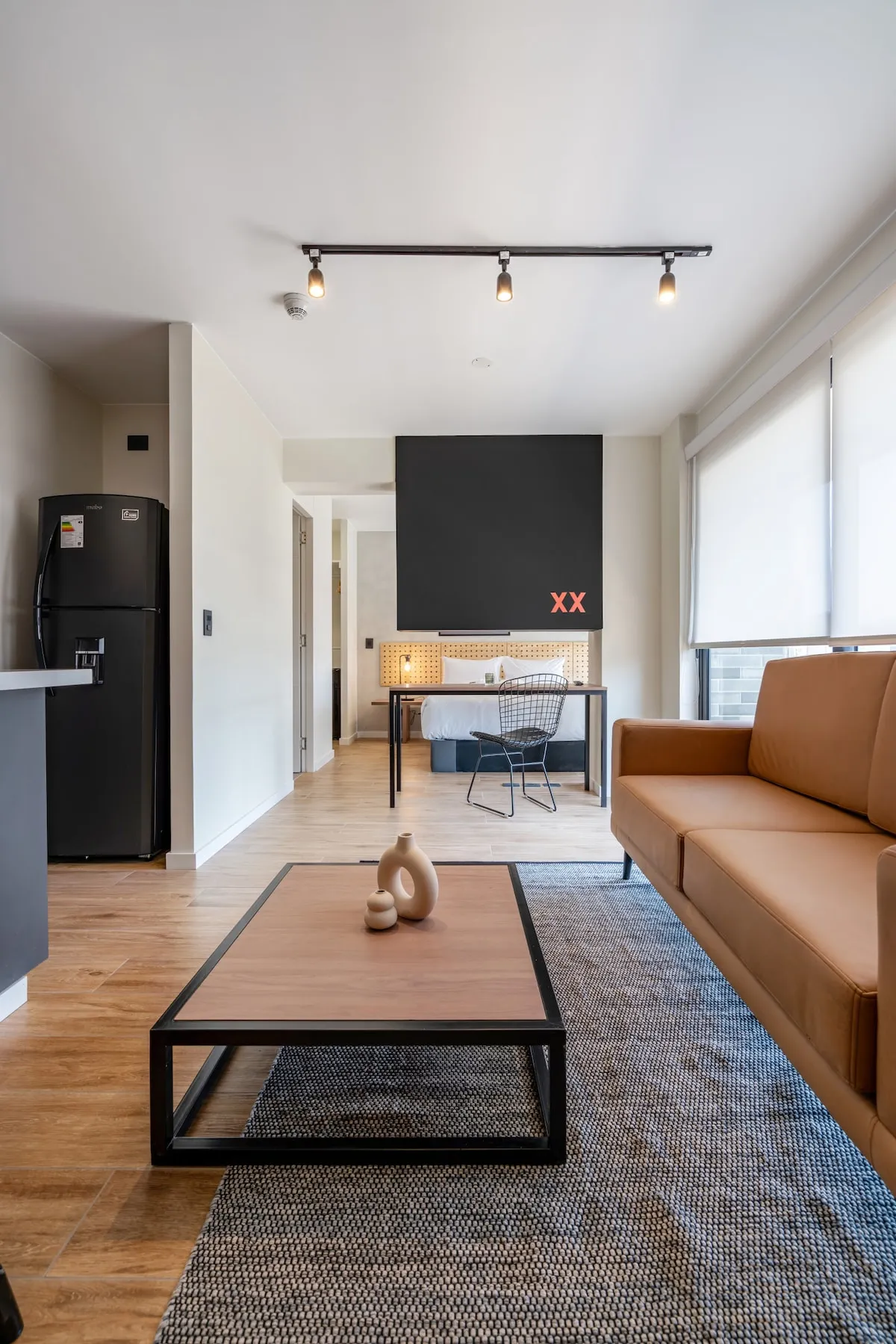 Sophisticated San Isidro Flat W/ Wfh Setup - Airy 1br, Lima Skyline Views #3
