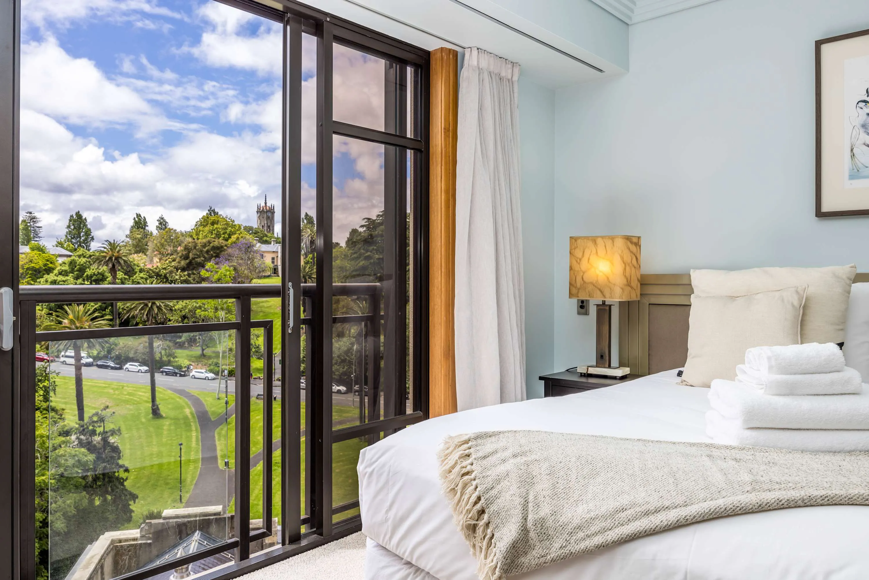 Auckland Executive 1br Flat - Efficient, Refined & Work-ready With Dedicated Nook #4