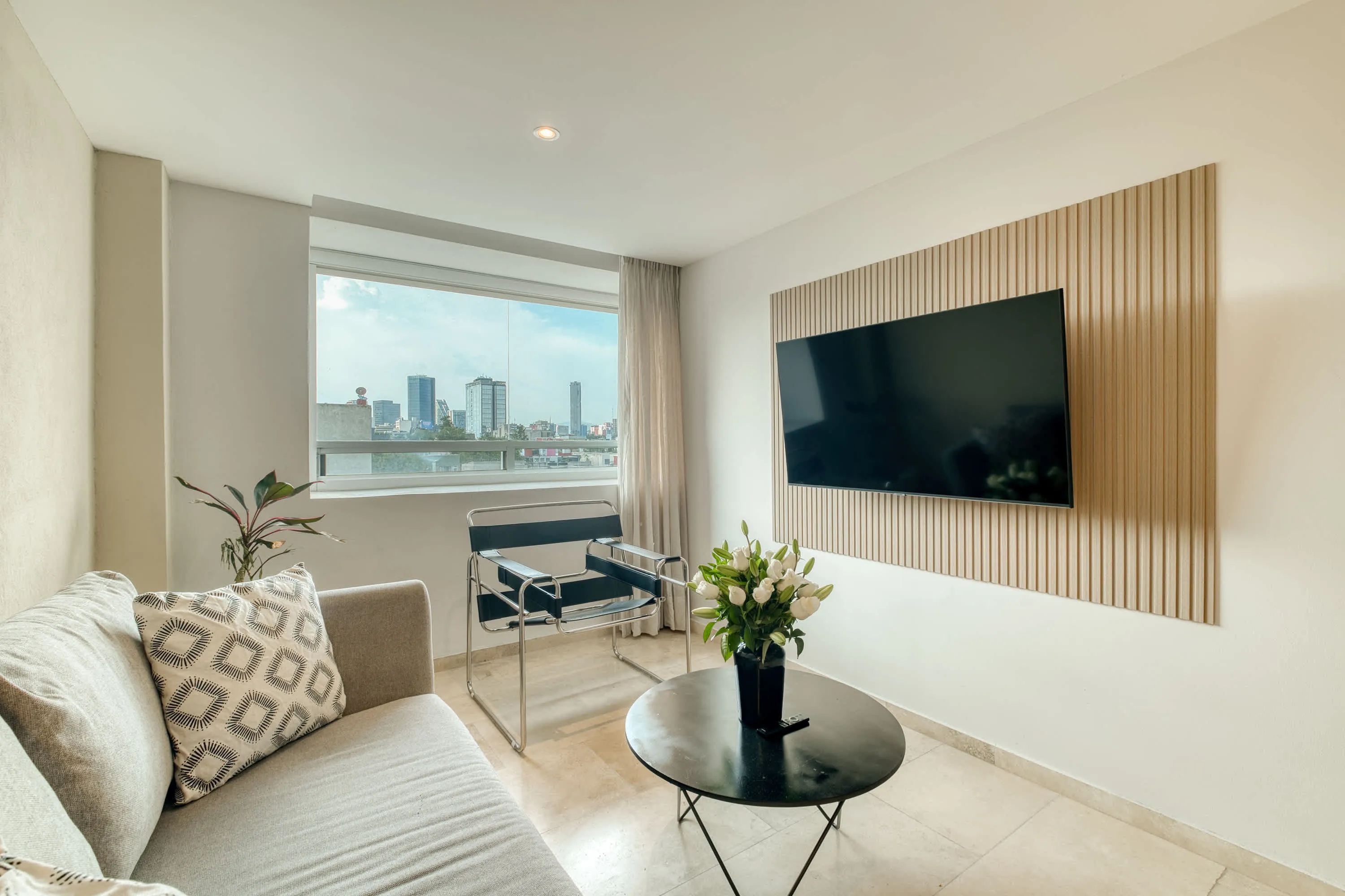 Refined 2-bed Flat With Dedicated Home Office In Roma Norte, Cdmx #2