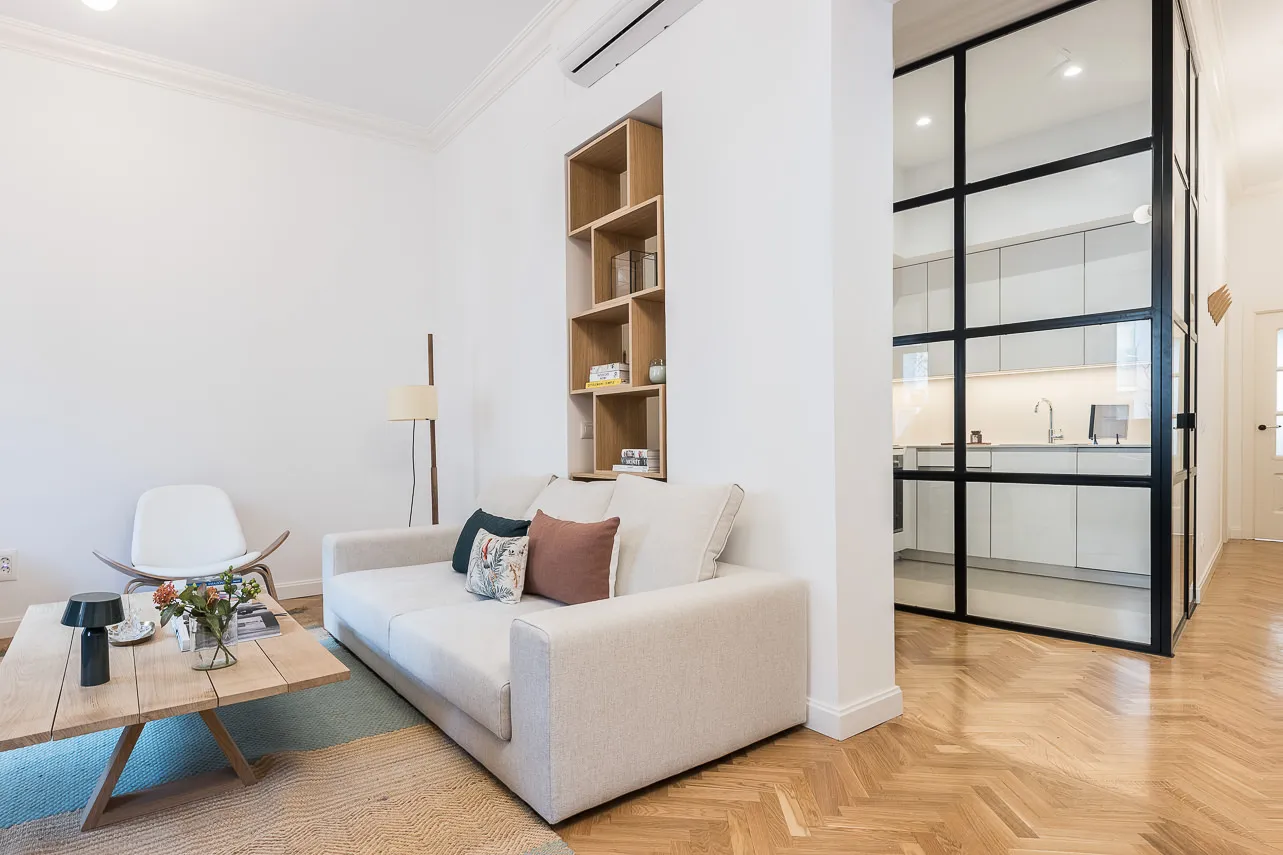 Chic Madrid Flat With Airy Workspace And Modern Living In Centro District #5