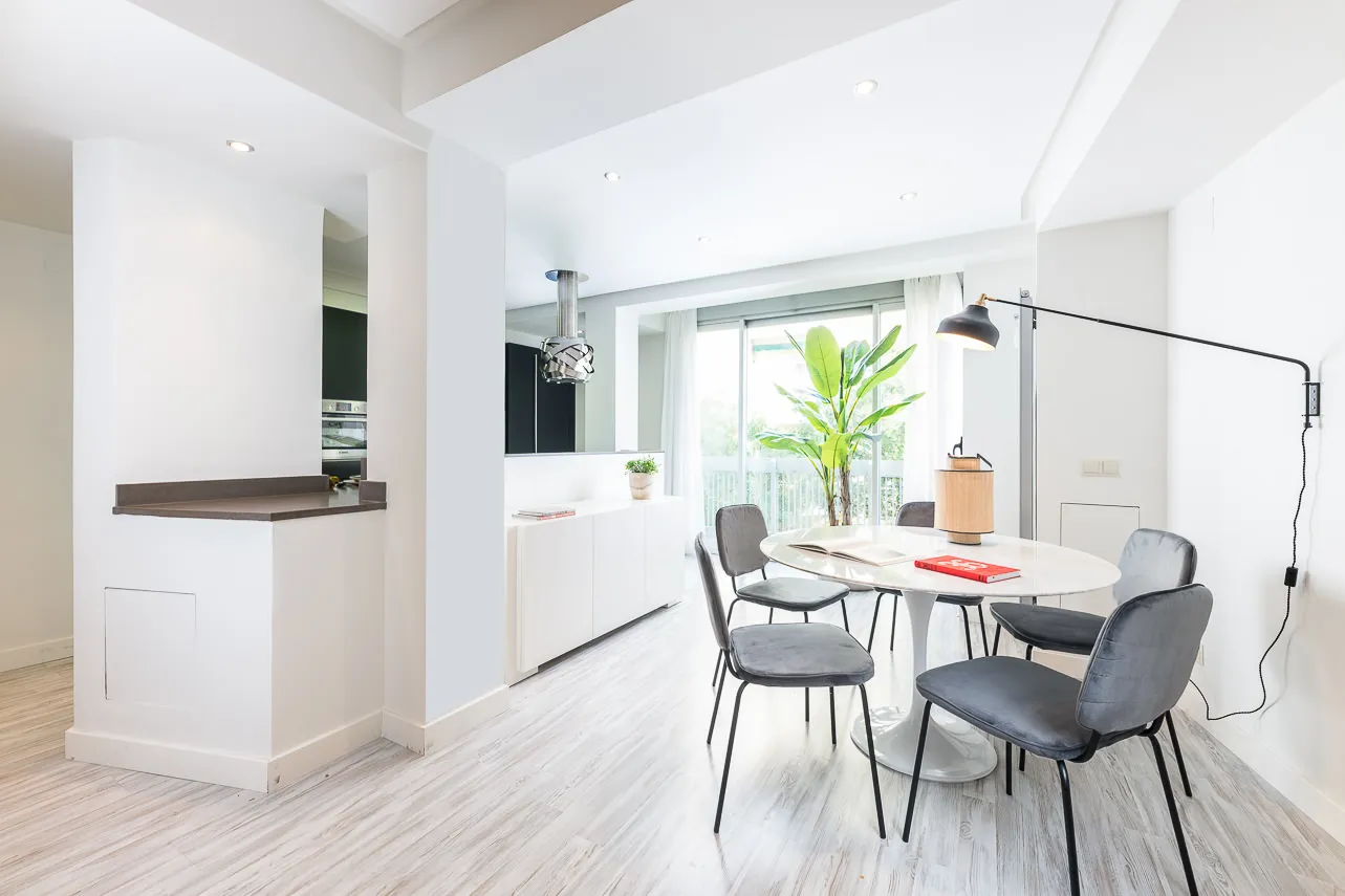 Impressive Madrid Flat With Bright Home Office And Spacious Layout In Hermosilla #2