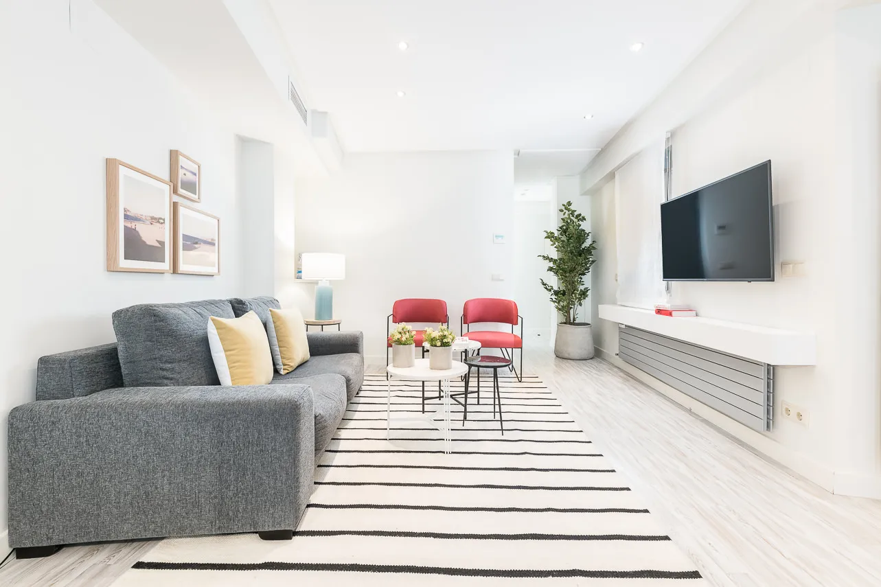 Impressive Madrid Flat With Bright Home Office And Spacious Layout In Hermosilla #4
