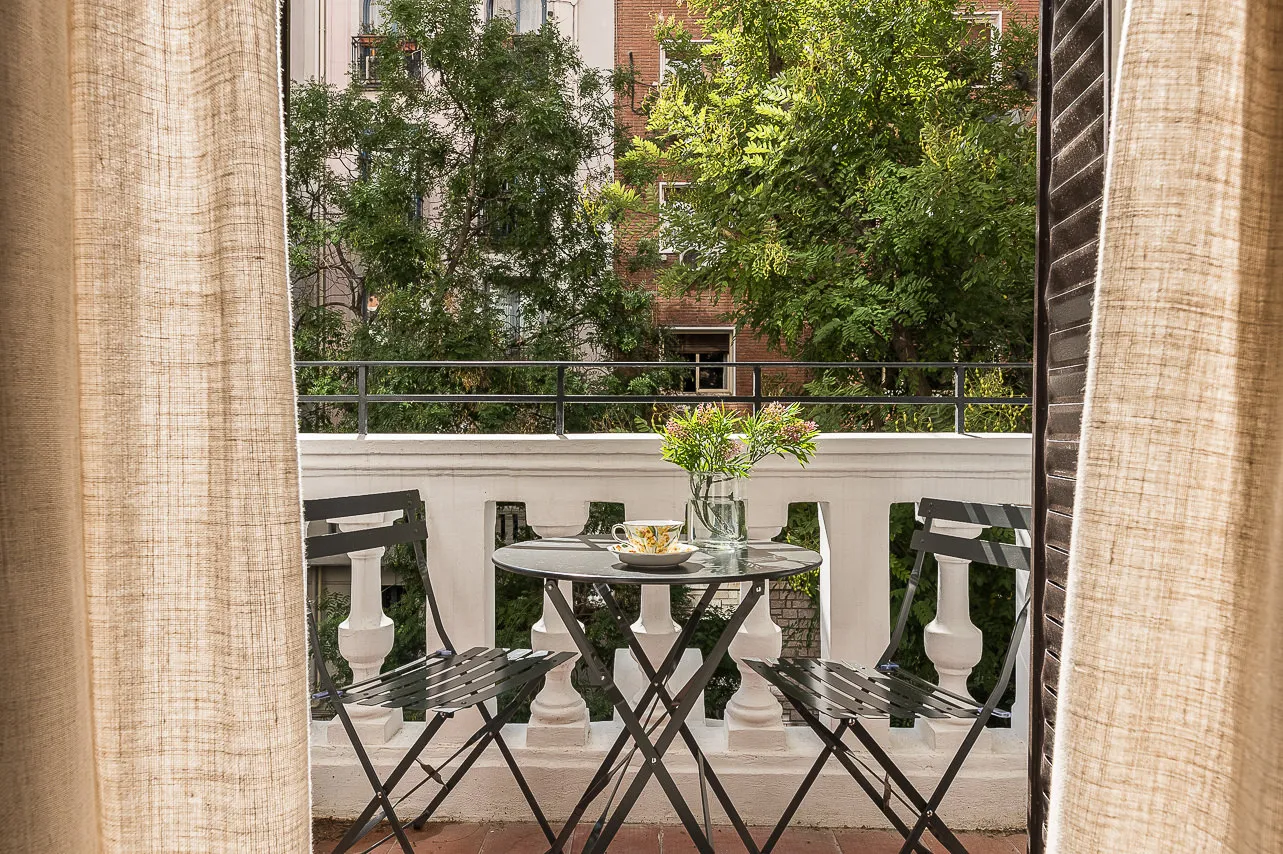 Spacious Madrid Flat With Dedicated Home Office And Modern Comforts For Remote Work #5